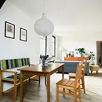 アパート P6 - Familienwohnung Am Park Und Saale ハレ